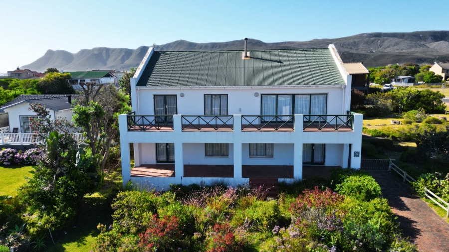 4 Bedroom Property for Sale in Sandbaai Western Cape